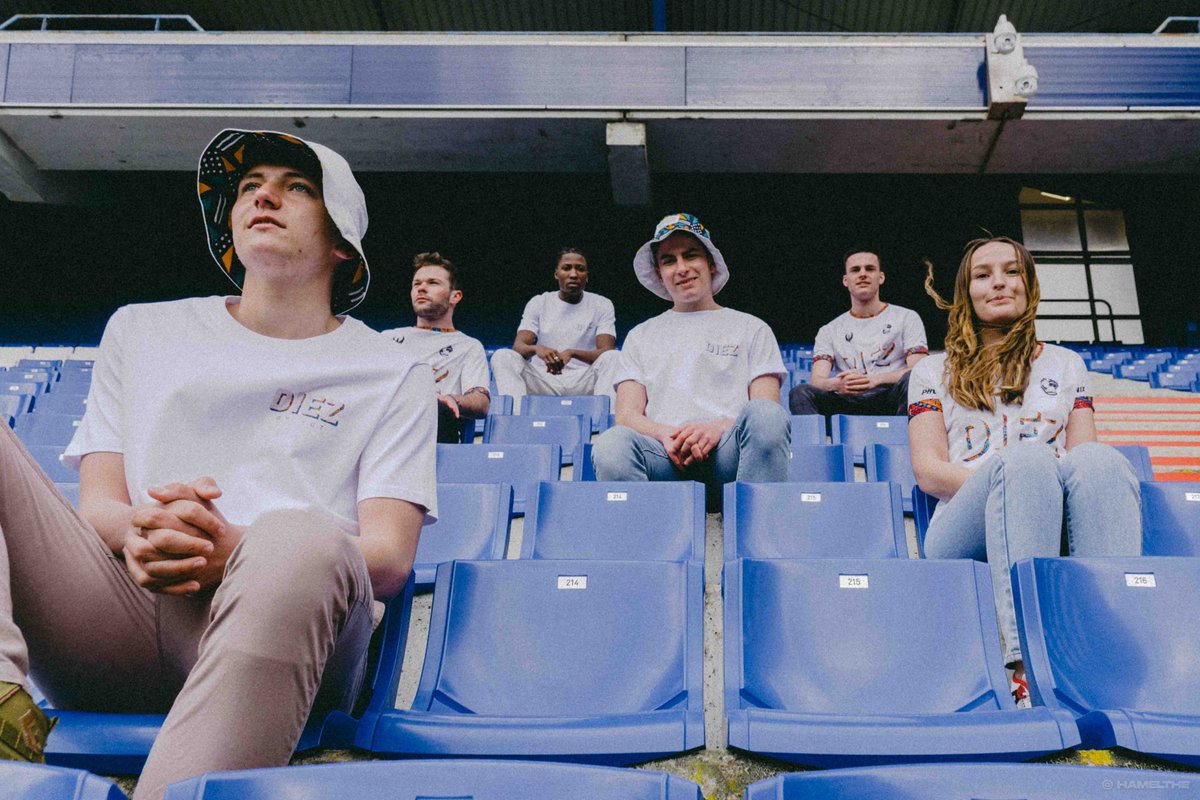 🔥 Nous avons réussi, grâce à vous ! 180 donateurs et 7681€ récoltés pour l'𝐀𝐜𝐚𝐝𝐞́𝐦𝐢𝐞 𝐅𝐨𝐫𝐜𝐞 𝐂𝐫𝐞́𝐚 !

❤️ 𝑴𝑬𝑹𝑪𝑰 à tous ceux qui ont donné, partagé et cru en ce projet !

📆 RDV mercredi à 20h sur notre page Instagram pour le tirage au sort des 22 maillots ✌️