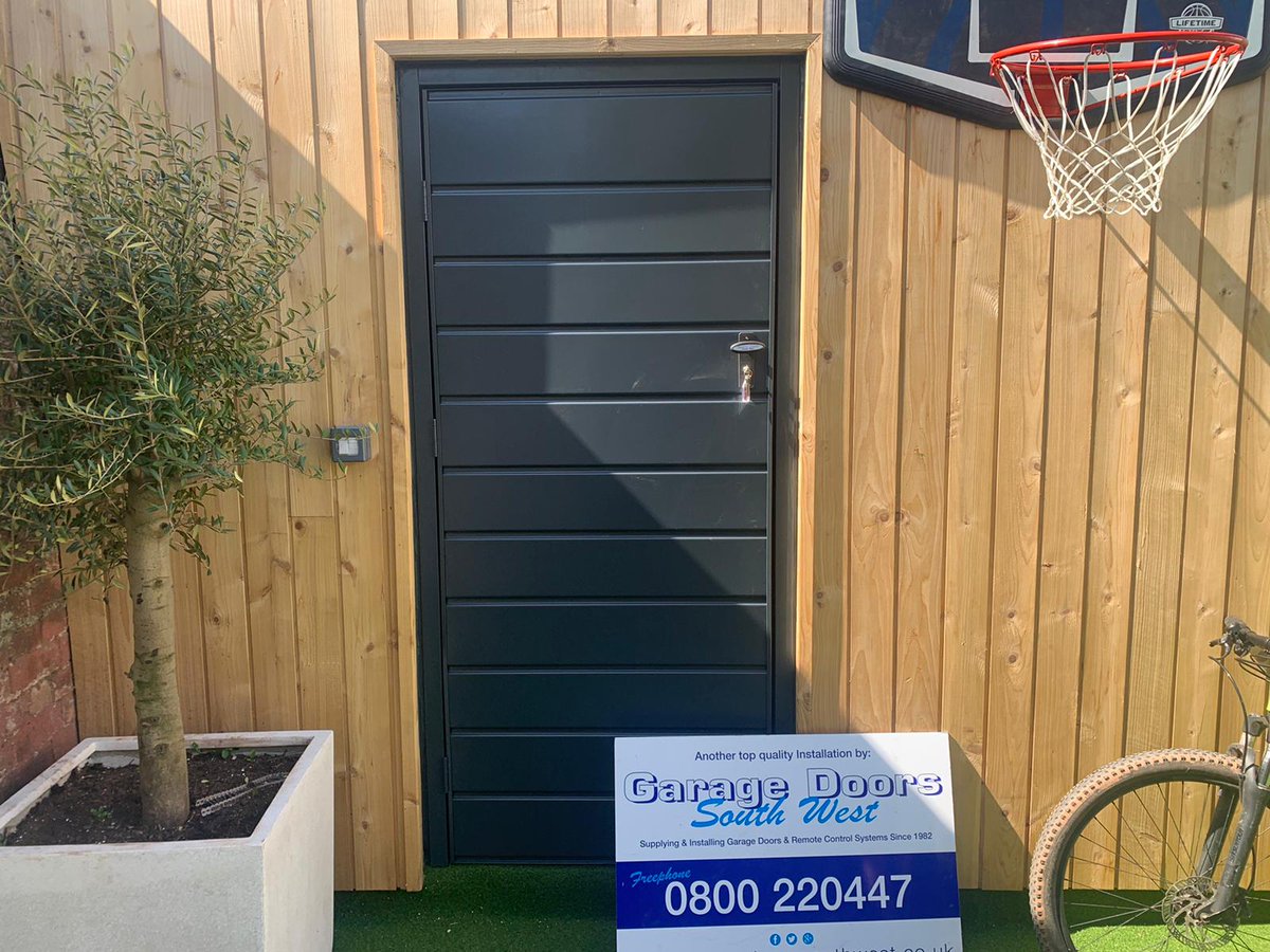 GarageDoorsSW's tweet image. Side hinged garage doors &amp;amp; pass doors installed #sidehinged #garagedoors #garagedoorssouthwest #teamwork @GarageDoorsSW