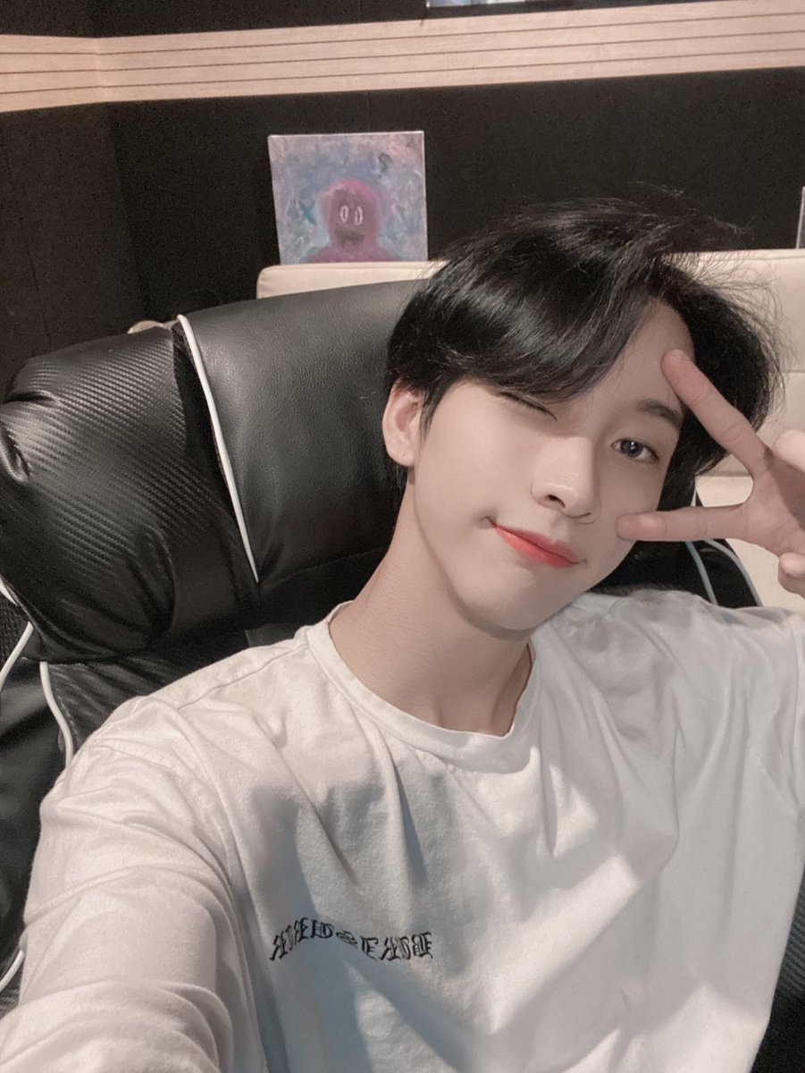 oooarchive's tweet photo. 210426 [ FANCAFE ]

700일이라니 ㅠ

#OnlyOneOf #Nine https://t.co/UtrupQJa3i