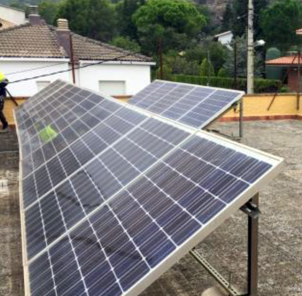 👷‍♀️🧑‍💻Darrerament des de l'Agència Comarcal de l'Energia hem renovat el conveni amb els Ajuntaments del #Bages per continuar vetllant per a un consum energètic més eficient i també per promoure l'estalvi en la factura.
#ConsellComarcaldelBages