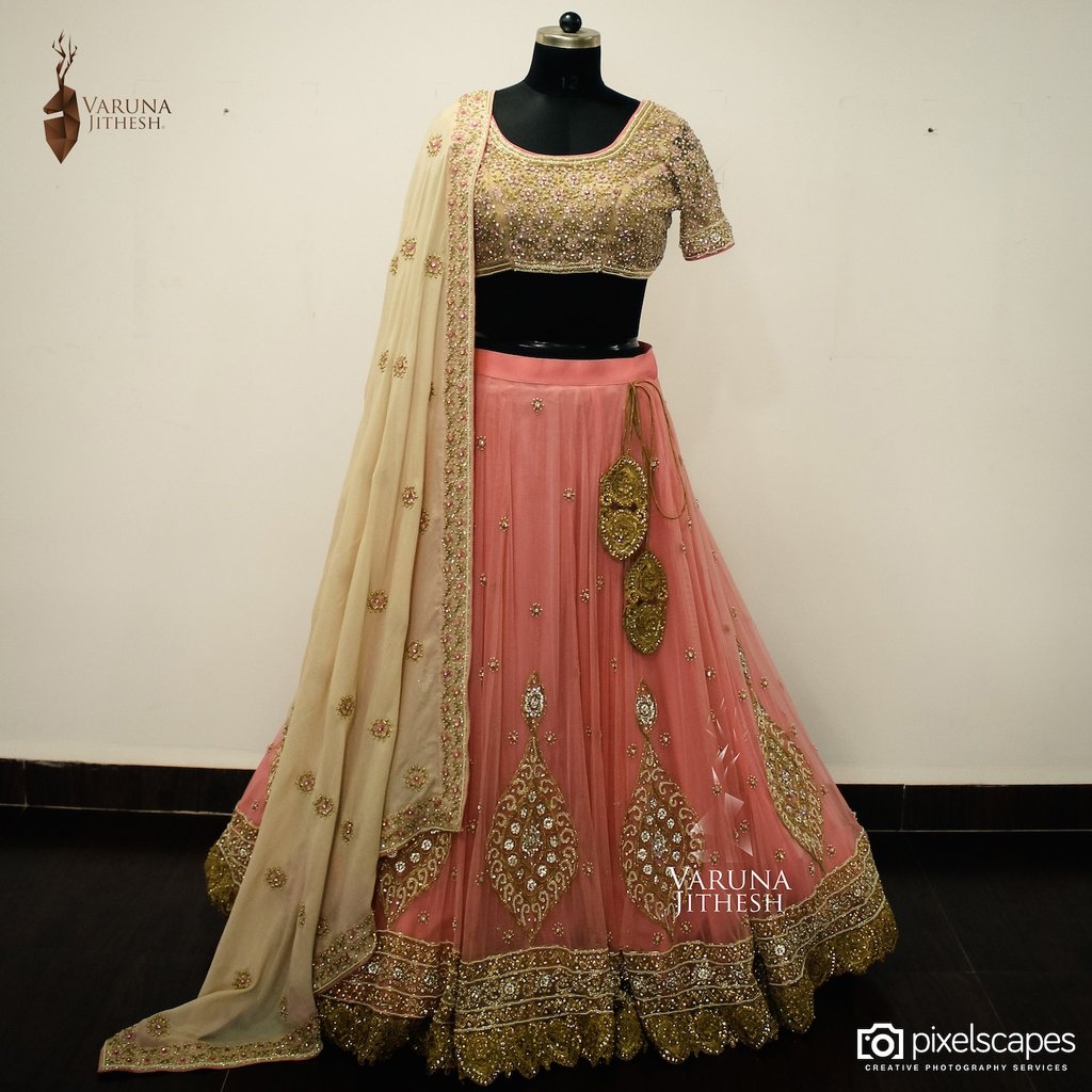 VarunaJithesh's tweet image. Peach and Beige lehenga by Varuna Jithesh 
#varunajithesh #weddinglehenga #lehenga #hyderabadlehenga #hyderabadwedding