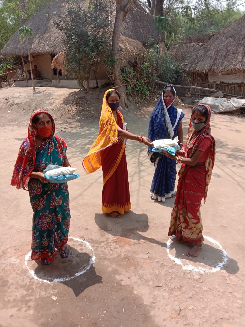 BpmuBasudevpur's tweet photo. #FixedDayDistribution of #TakeHomeRation was done successfully on the 1st of this month during #COVIDSecondWave. Anganwadi Workers have ensured distribution of THR at their door steps to the beneficiary of different areas of Basudevpur block. 
@DM_Bhadrak @BhadrakDswo https://t.co/QAnEDQr3F8