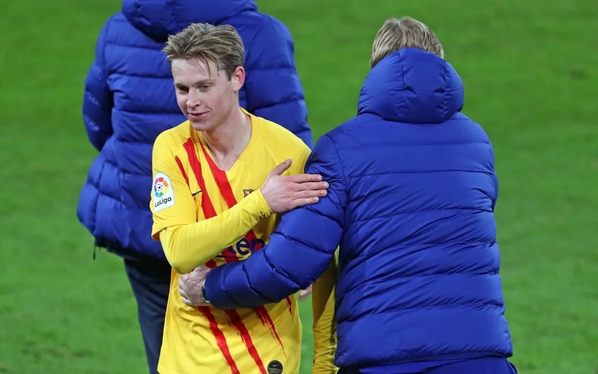 Koeman: “When I arrived at Barça, I told Frenkie: ‘this is your 2nd season here, you have to take a step forward: no more mistakes! You need to do more than just play along.' This sounds rude, but he knew what I meant. I told him to take on more responsibilities.”