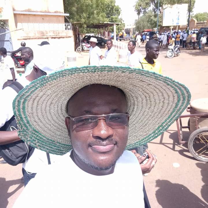 _*"Quand tu veux Tout et que tu fais tout pour avoir Tout alors tu finis par avoir Tout !"*_
_AHH_