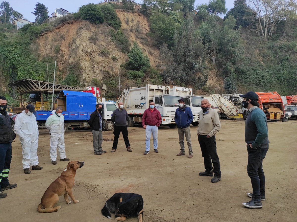 En este #DiaDelTrabajador compartimos y saludamos a los y las funcionarias municipales, y por medio de ellos a todos los trabajadores de nuestro país!