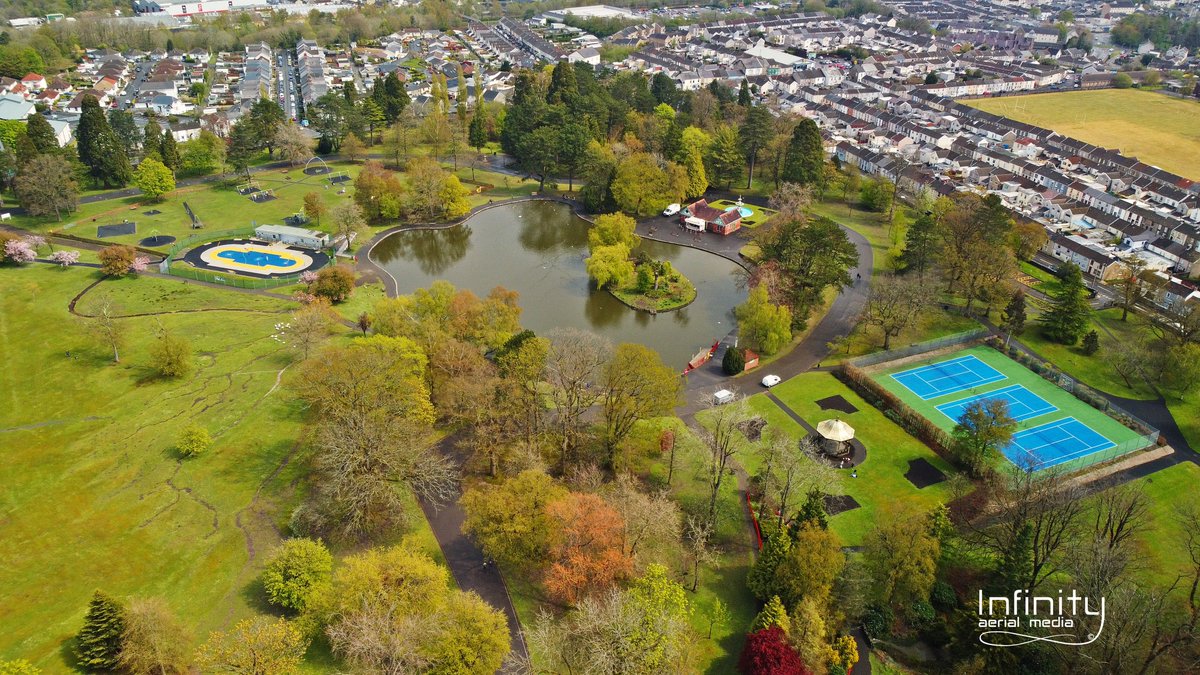 Alun55's tweet photo. Aberdare Park new Splash Pool - Standing out loud and proud.
#rct #rctcbc #aberdareonline #DronePhotography #aberdarepark #aberdare #splashpool #Summer2021 #SummerVibes #dronedogoodwork #lookingatlifedifferently https://t.co/ZYVlKlWJAh