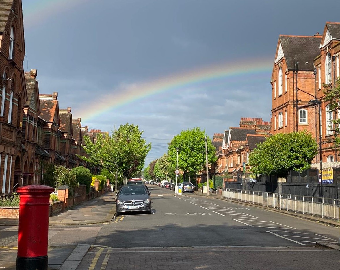 We're not alone. Other  #NoelPark leaseholders are facing a similar asbestos risk through no fault of their own.When we bought our flats, we were given no  #asbestos reports by  @homes4haringey. Why? Because none had ever been done - or if they had, they were kept quiet. [5/6]