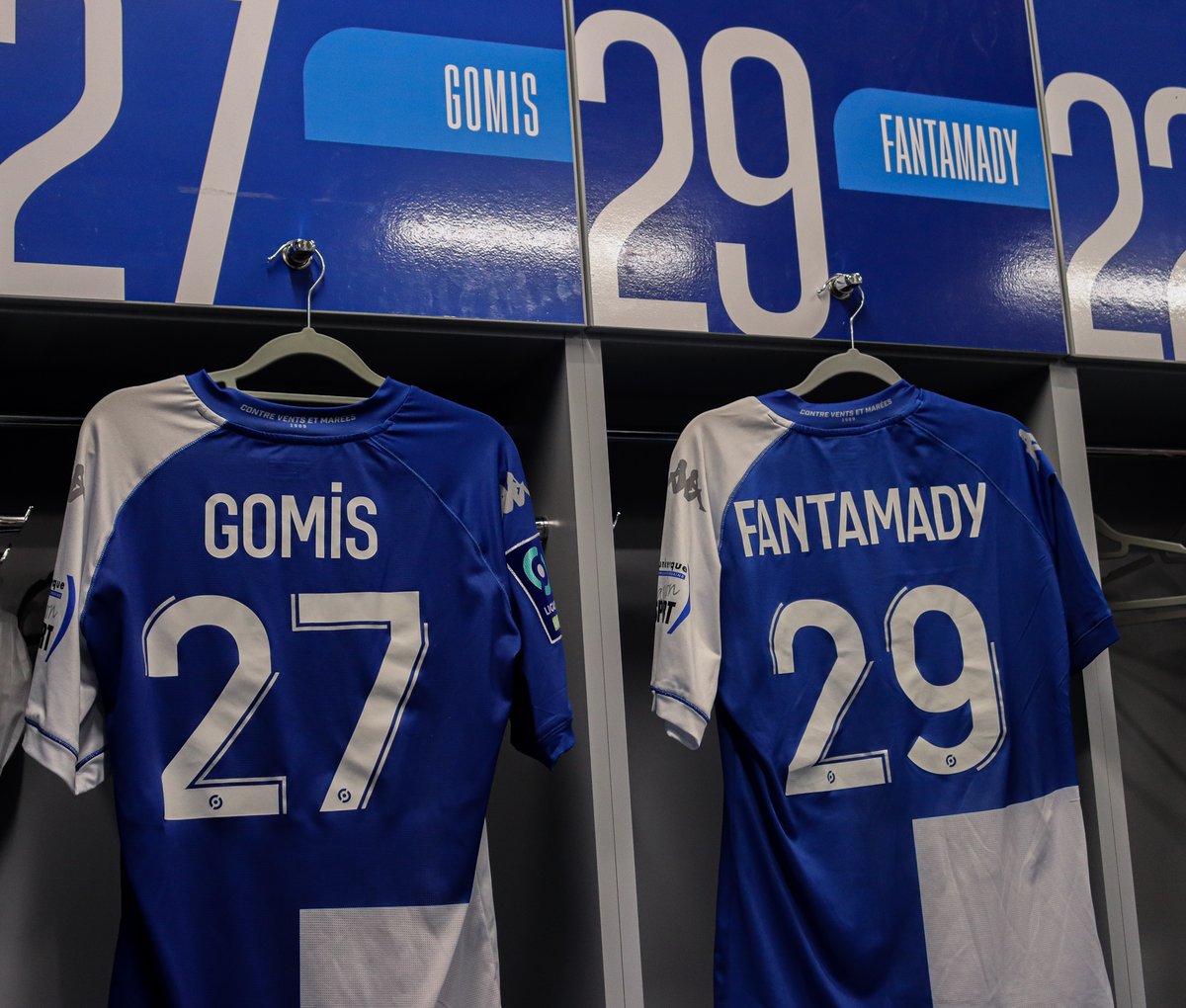 usldunkerque's tweet photo. [📸] 𝑫é𝒇𝒆𝒏𝒅𝒓𝒆 nos couleurs ! #TeamUSLD 🔵⚪👊 https://t.co/ZewatGBzFk