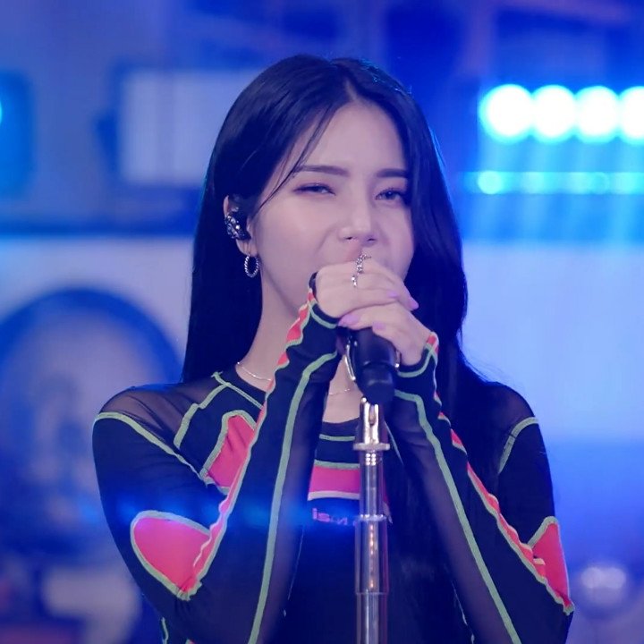 elimoo30's tweet photo. I really enjoyed the show,what a great performance.
Mamamoo never disappoint us π₯Ίπ
Thank you @RBW_MAMAMOO for wonderful and unforgettable performance. Thank you again @MamamooPH #GlobeMAMAMOO #MAMAMOOLiveNow #reinventday2 https://t.co/Ih1nq0RLvd