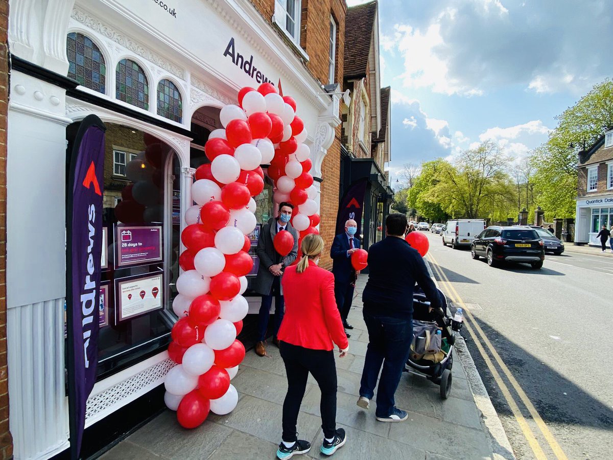 #BankHolidayWeekend Our #Balloons 🎈 are going down a treat with our youngest visitors in #Reigate today! #OpeningDay #SaturdayVibes