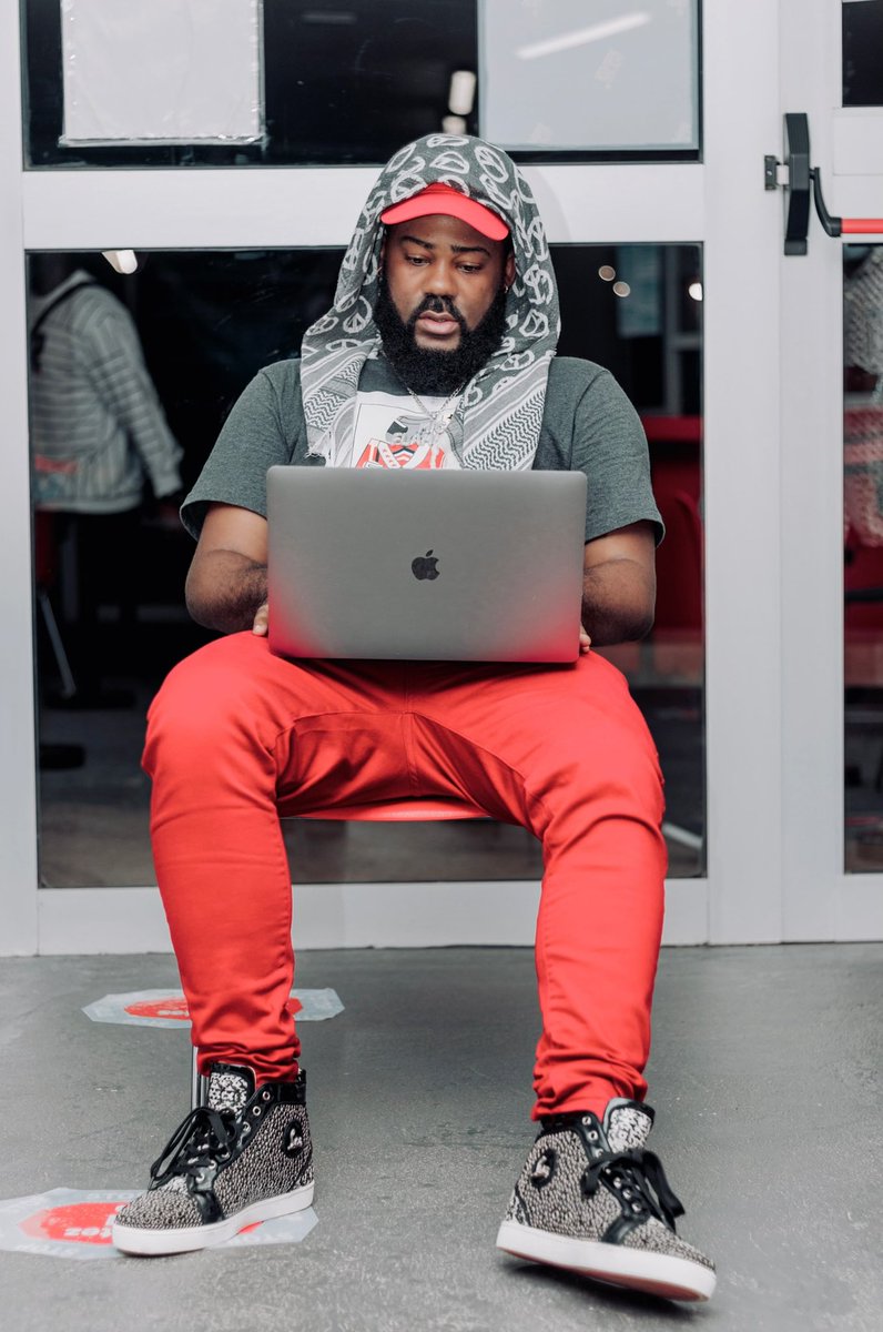 Micflammez's tweet photo. H A P P Y    L A B O R    D A Y 

Mettez du cœur et la foi en votre travail. 

#MicEmpire
#PaMoBarEnt
#Akuestar https://t.co/gctoWuQLNd