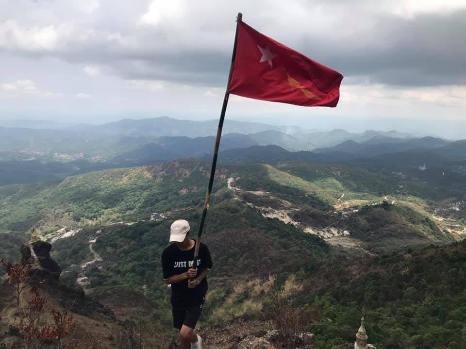 #WhatsHappeningInMyanmar
#May1Coup