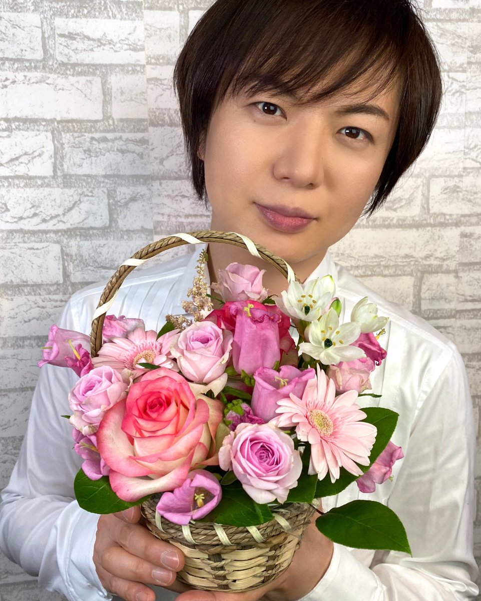 竹島宏スタッフ 公式 花かご 可愛い花かごが届きました ピンクの中に白の差し色で オーニソガラム そして ピンク の風鈴みたいな花 カンパニュラ も カンパニュラの花言葉は 誠実な愛 今日も1日お疲れ様でした ひろネット 花便り 花 竹島宏スタッフ 公式 花かご 可愛い花かごが届きました ピンクの中に白の差し色で オーニソガラム そして ピンク の風鈴みたいな花 カンパニュラ も カンパニュラの花言葉は 誠実な愛 今日も1日お疲れ様でした ひろネット 花便り 花