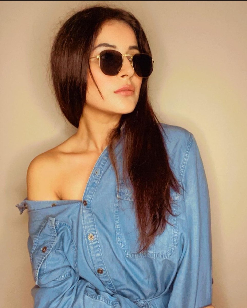 I know why they’re called shades, because you can’t see me roll my eyes when I wear them.  #ShehnaazGill  #darshanraval