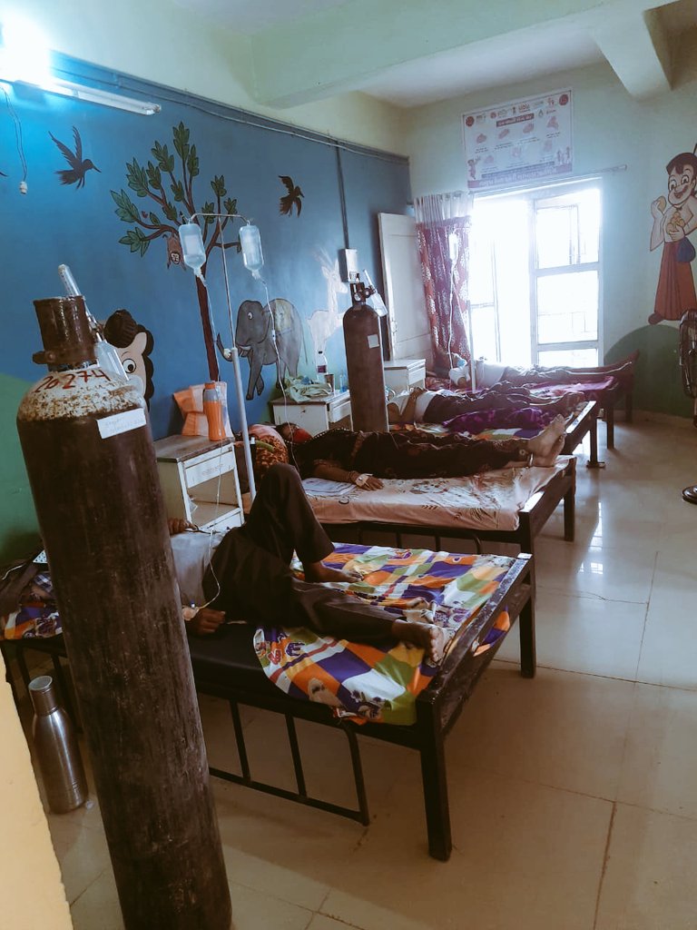 CollectorDahod's tweet photo. Designated Covid Care Centre Garbada, CCC Garbada અને Village CCC Gangardi બધી સવલતો થી સજ્જ છે.@CMOGuj @pkumarias https://t.co/dJuSCe6WxY