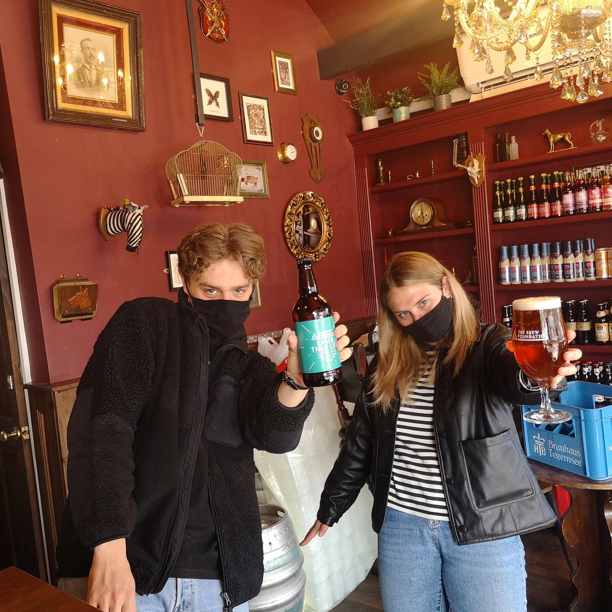 The sun is shining on this lovely Bank Holiday weekend!
Molly and Adam will be serving nice cold beer till 9pm tonight ❤️