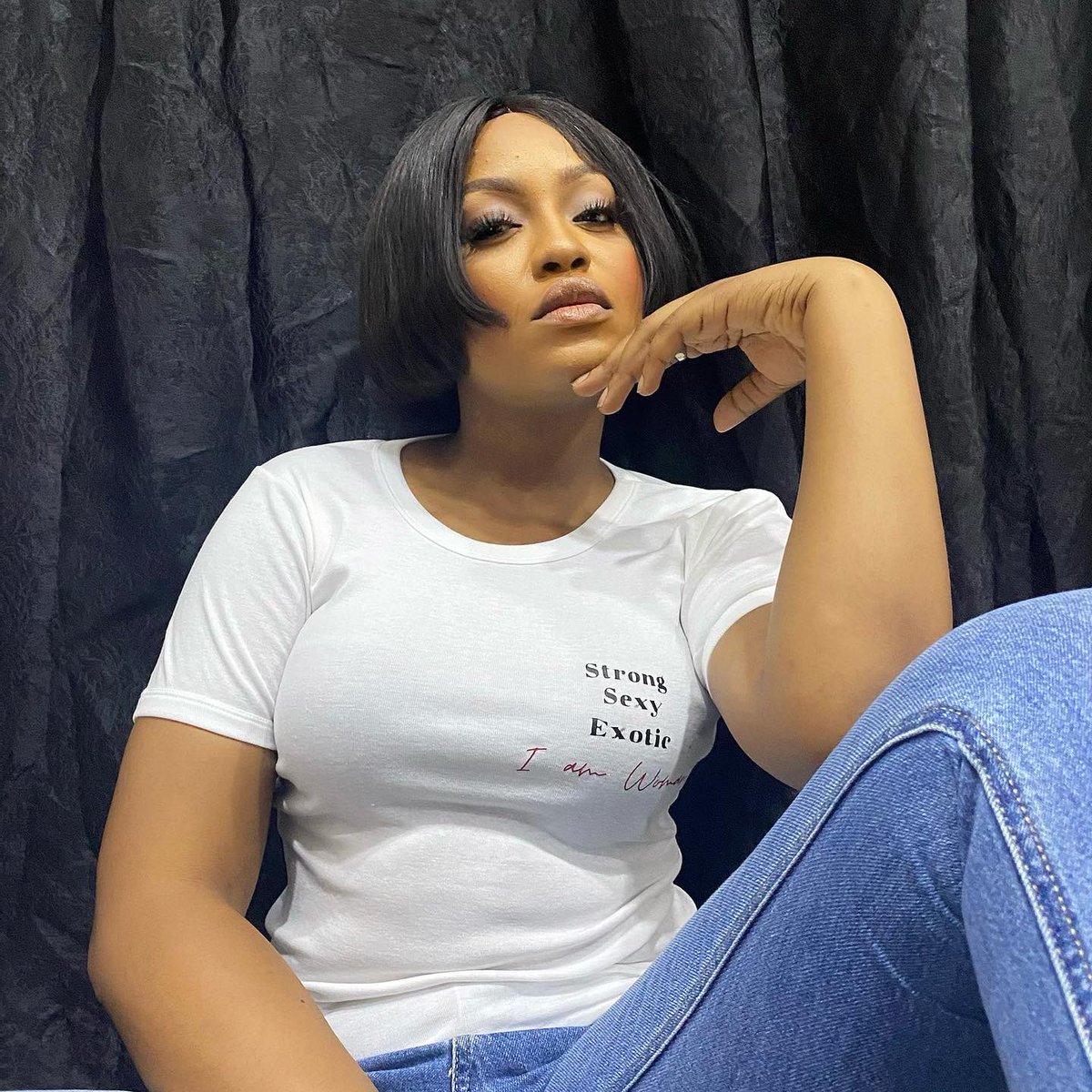 #NewIn I AM WOMAN Tshirt!! PRE-ORDER your custom shirt and have your name written at the back instead of the “Wana Sambo” logo! Now available on wanasambo.com 💫 #WanaSambo #WanaSamboWoman #Fashion #Art #Style #Lagos #Nigeria #Ikoyi #VictoriaIsland #Lekki #Clothing