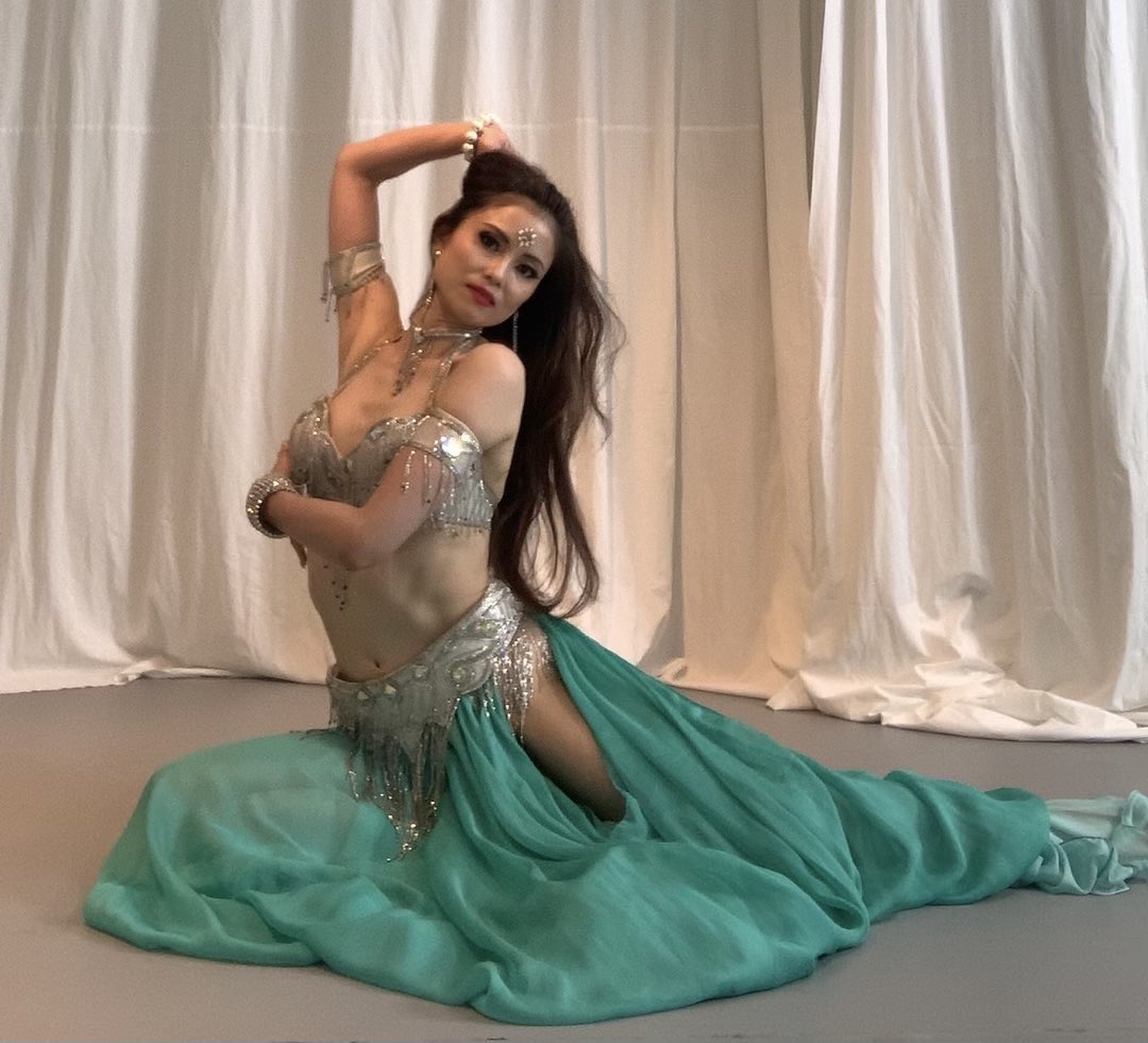 マンレボ Manrevo 本日は オンラインクロッキー会 ご参加有難うございました モデルの夏葵さん Natsuki Buta のリファレンス画像何ポーズかお届け 絵の練習 復習にお使いください ツリーも要チェック 次回は5 15 土 14時 15時でベリーダンサーの