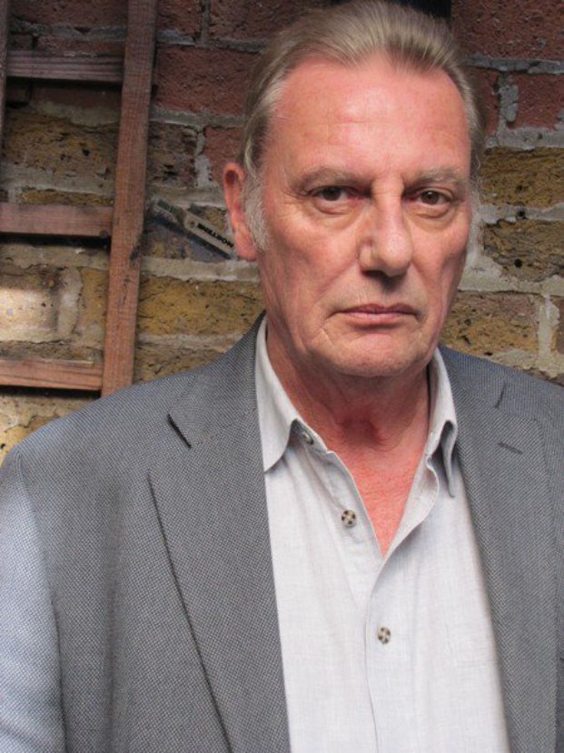 archivetvmus71's tweet photo. Remembering Paul Darrow, born this day in 1941. https://t.co/GYx3BvATAp
