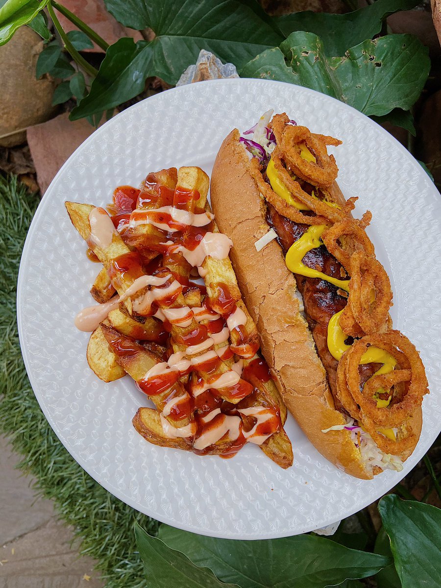 ThePizzaGrille's tweet photo. Gourmet boerewors roll? Try our new boerewors roll with McCain Fries for R40,00
#TheEastLynnePizzaGrill #TheGrillingChef #StillGrilling #Boerewors #BoereworsRoll #Fries #GourmetFood #Chef #ChefLife #ChefsOfInstagram #Food #FoodPorn #BlackBusiness #SupportBlackBusinesses https://t.co/BBFuCUxQ97