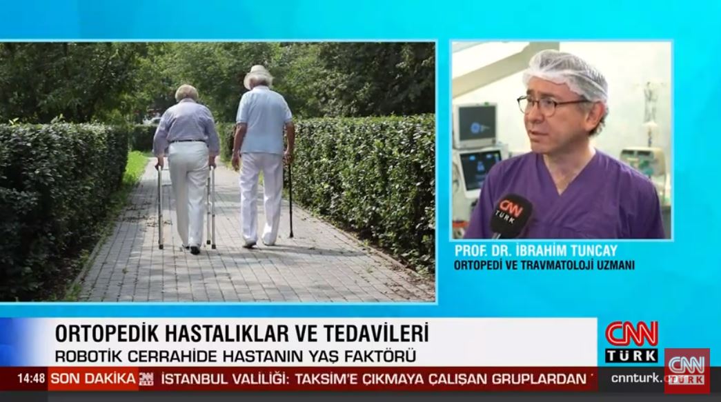 Rektör Yardımcımız ve Ortopedi ve Travmatoloji Anabilim Dalı Öğretim Üyemiz Prof. Dr. İbrahim Tuncay, CNN TÜRK'te yayınlanan 'Baştan Sona Sağlık' programında Robotik Protez Cerrahisi hakkında açıklamalarda bulundu. #RobotikCerrahi