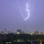 スカイツリーに3発も落雷!？実は守ってくれていたことが判明!