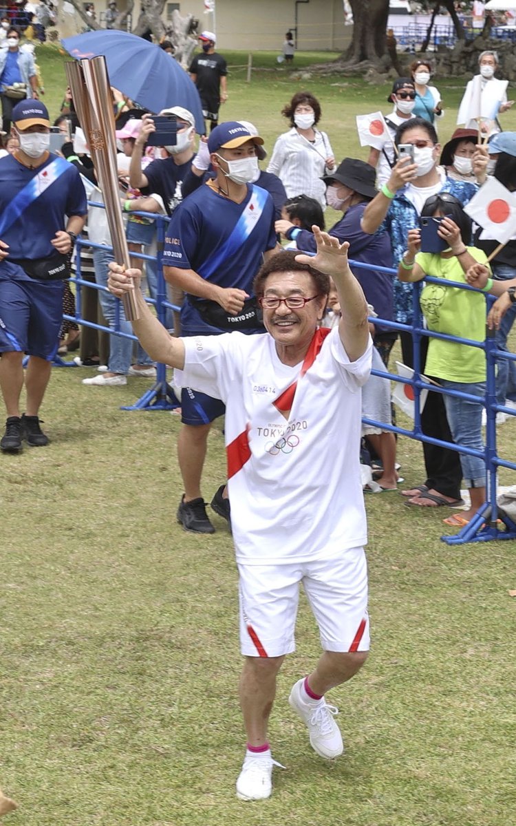 تويتر Kazuy1929 はに丸 على تويتر 志布志市で 市地域包括支援センター職員の立山颯大さんが 車いすランナーとして参加 将来を期待された水泳選手だったが 交通事故で人生が一変 水泳で五輪出場 という夢を福祉の道に切り替えた 自分を支えてくれた家族や