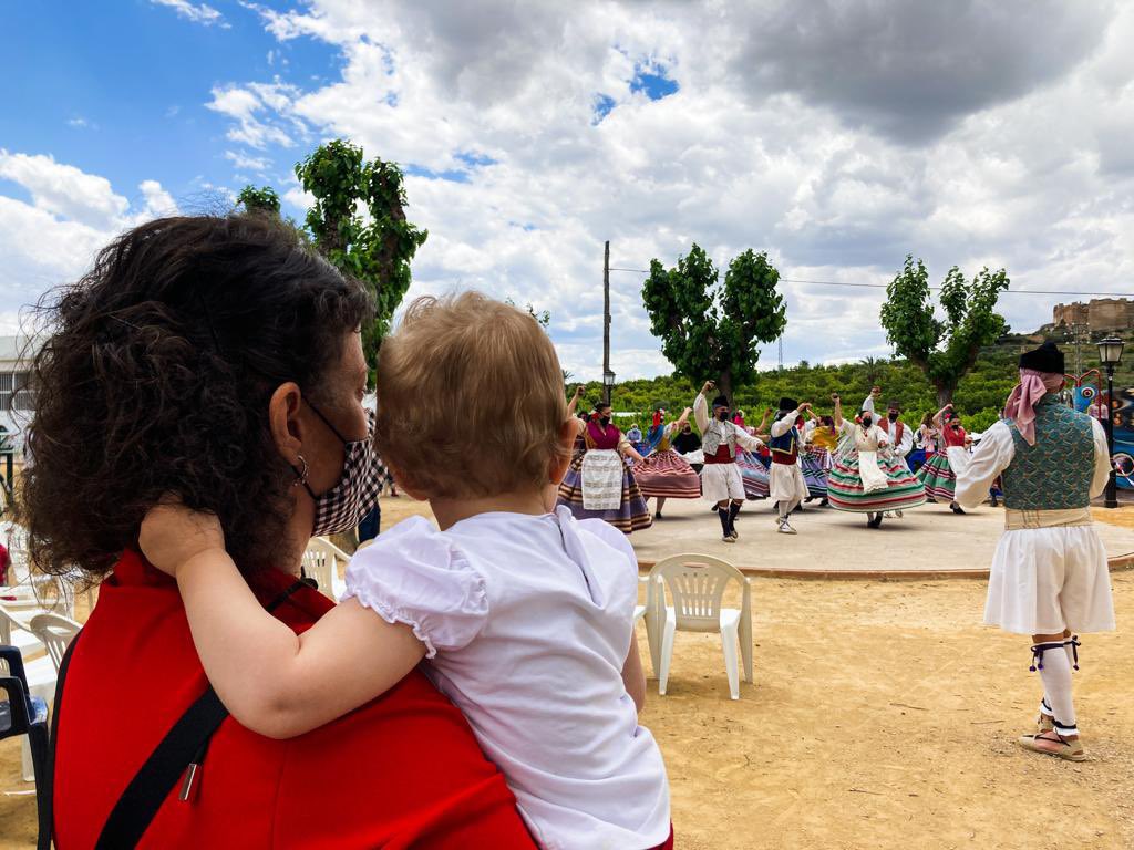 campoy1980's tweet photo. Celebración de las Cruces de Mayo en el Barrio del Collado de Monteagudo. Un día diferente, volviendo un poco a la normalidad.
Gracias a la Peña el Apio de Patiño y a nuestra querida Peña Huertana El Candil.
El año que viene más y mejor.
#Monteagudo
#ElCollado https://t.co/OntmeQhseX