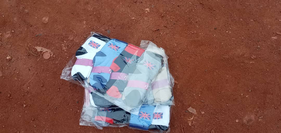 AQRugbyAcademy's tweet photo. #HappySaturday
Today it was all smiles for the U10s as 29 pairs of boots / trainers were well acquired & delivered.
Great thanks to all members of #SpringBoksTagRugby & @KenyanTitch for making dreams for the youngsters possible.
#TogetherWeAreAQRA
📸 @PaulOdhoxPo https://t.co/lzTgWjaB1K