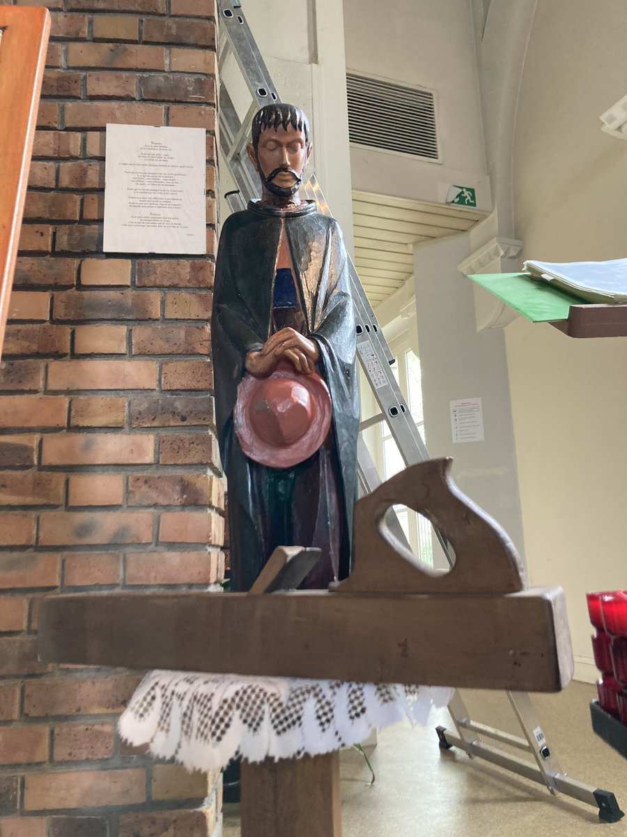 EGennevilliers's tweet photo. On a retrouvé le rabot de charpentier de St Joseph
#StJoseph92 #Gennevilliers #travail #1Mai https://t.co/2c3TxDq8It