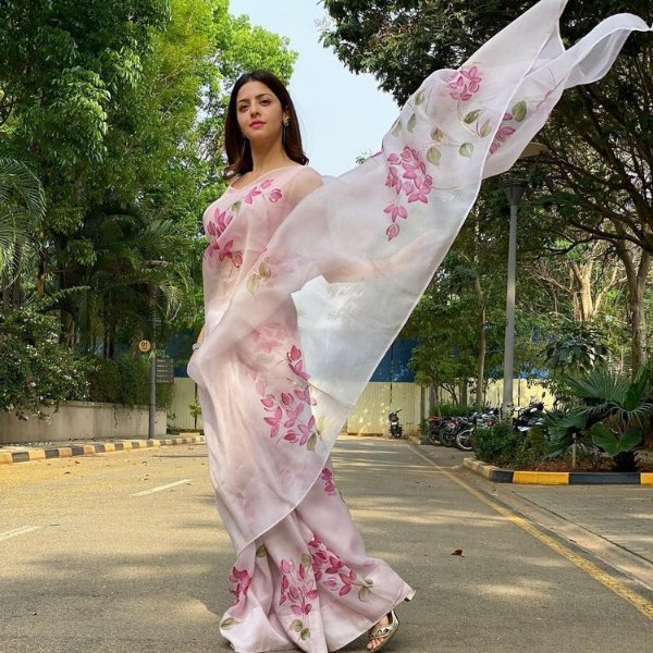 E0TajIXUUAAHLBe?format=jpg&name=small