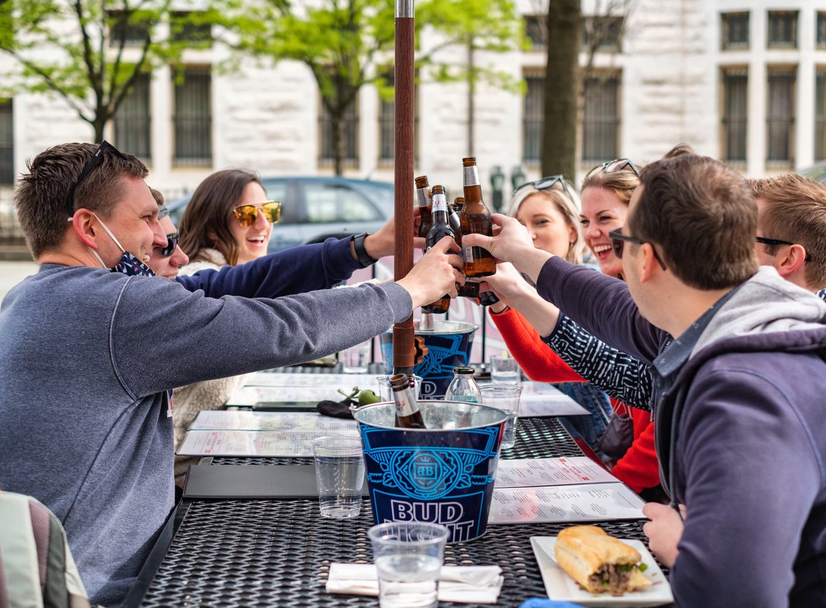 The best beers are the ones we drink with friends. Cheers 🍻 to the weekend!

#dcpatios #beer #friends #dceats #dcist #walkwithlocals #DCISOPEN #pennquarterdc