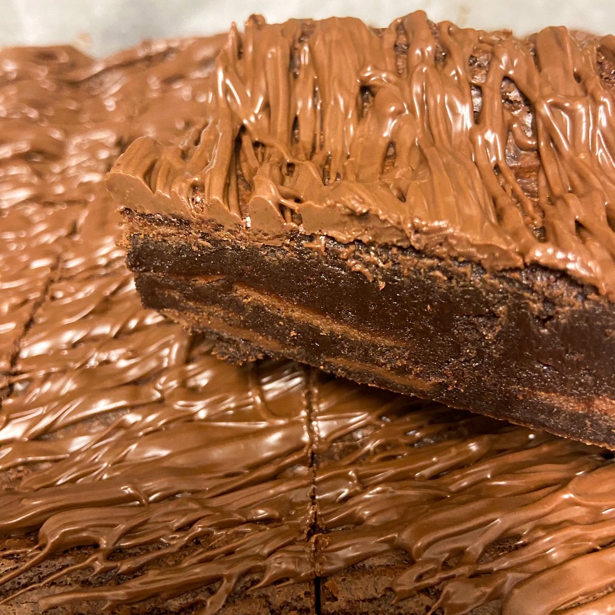txssy_'s tweet photo. i make brownies (since the whole tl is obsessing over them right now) - 

@browneems on instagram 🤎✨ https://t.co/ftocjIv02X