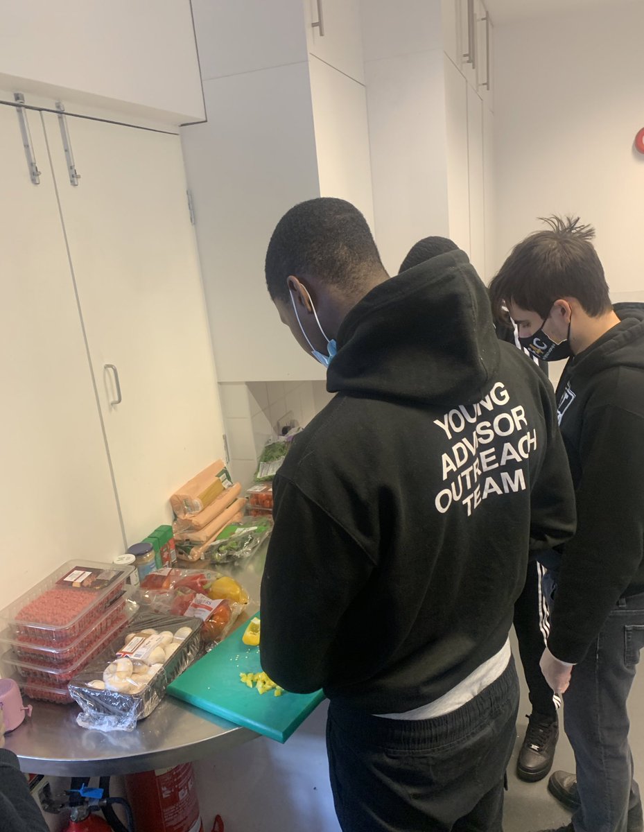 TheSoulShackLDN's tweet photo. Today we prepared Spaghetti Bolognese and Salad for our community food bank 😋🥰 come visit us, weekly at Chandler Hall SE11 6DU ✨ https://t.co/iIm3V3qZKk