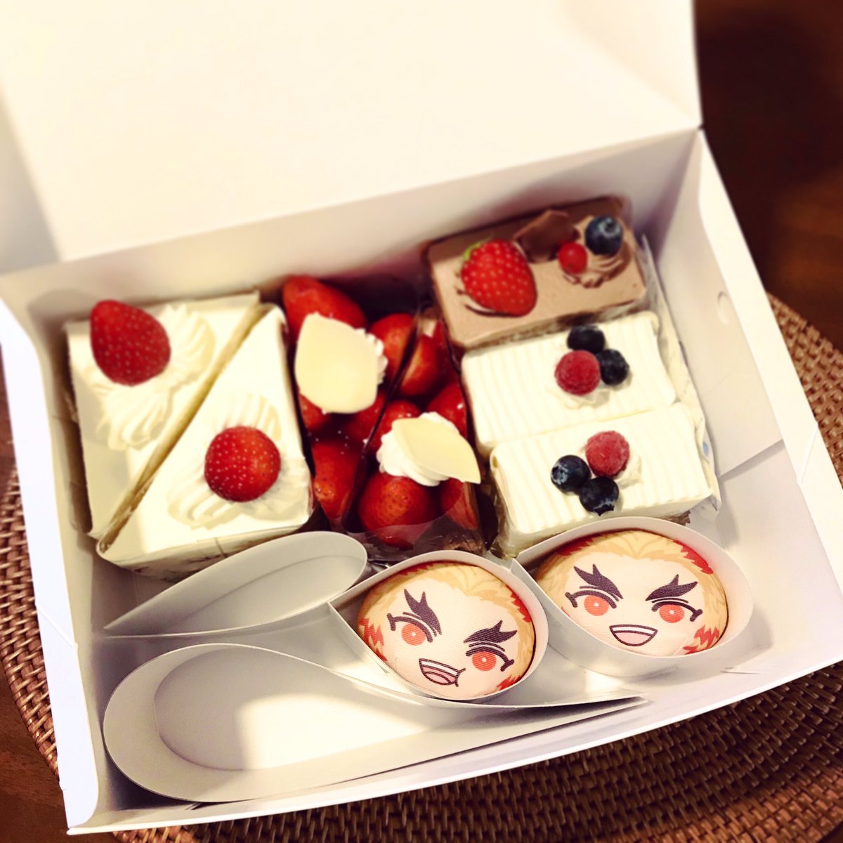 まんじゅ ケーキじゅろ ごんのイラスト