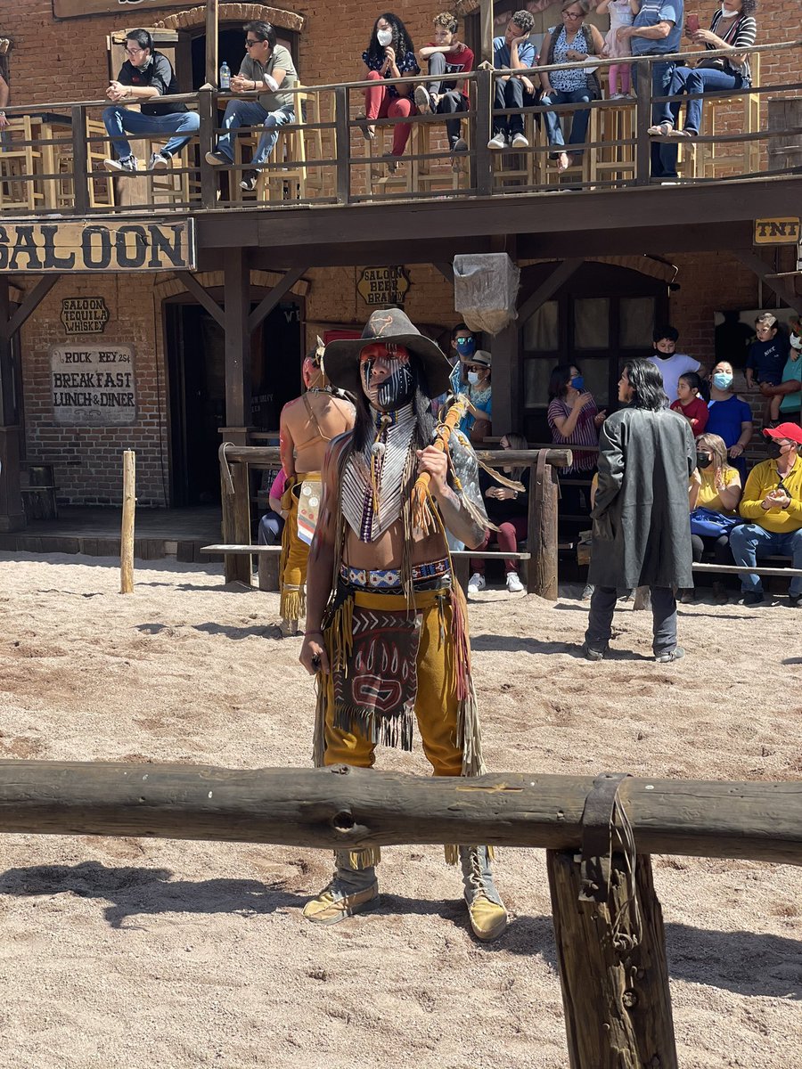 A #Durango se le conoce como “la tierra del cine”, por sus paisajes y variadas locaciones para rodajes. Desde 1954, comenzó a ganar fama como escenario cinematográfico, con más de 180 películas en su catálogo y el talento de  artistas como Dolores del Río o John Wayne. 🎞🎥