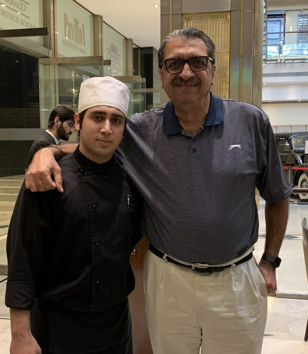AzamJamil53's tweet photo. We criticise all the time. When someone makes you an awesome burger, call him out of the kitchen and give him a hug. To you it’s just a burger. To him, it’s the world. ❤️ https://t.co/Qr174efiZl