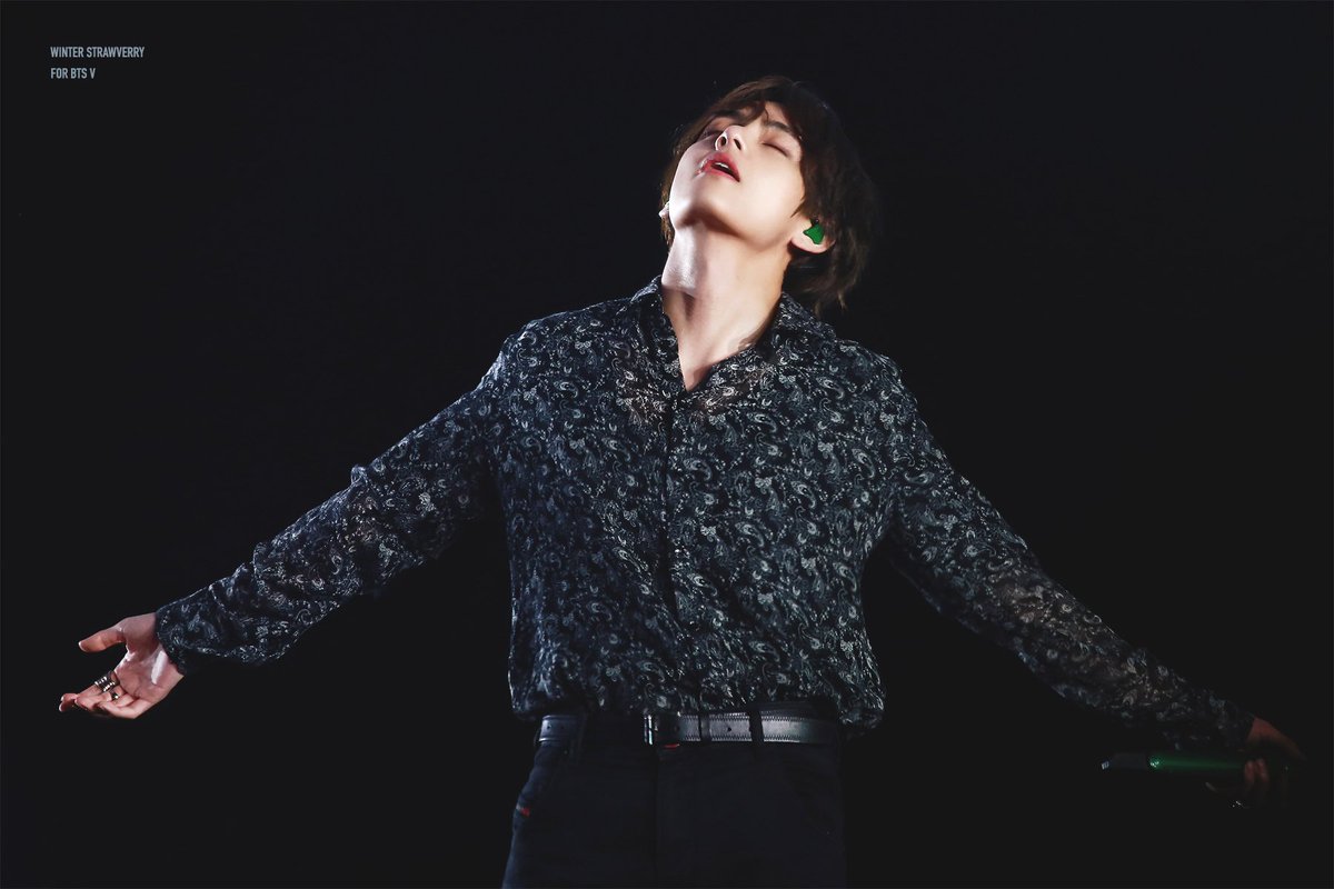 seVen_is_7ae's tweet photo. @VTeamBase "You are too young to let the world break you" Kim Taehyung
You are the protagonist of your own life story
KIM TAEHYUNG WE LOVE YOU
#IpurpleV https://t.co/kg7xiLWwDJ