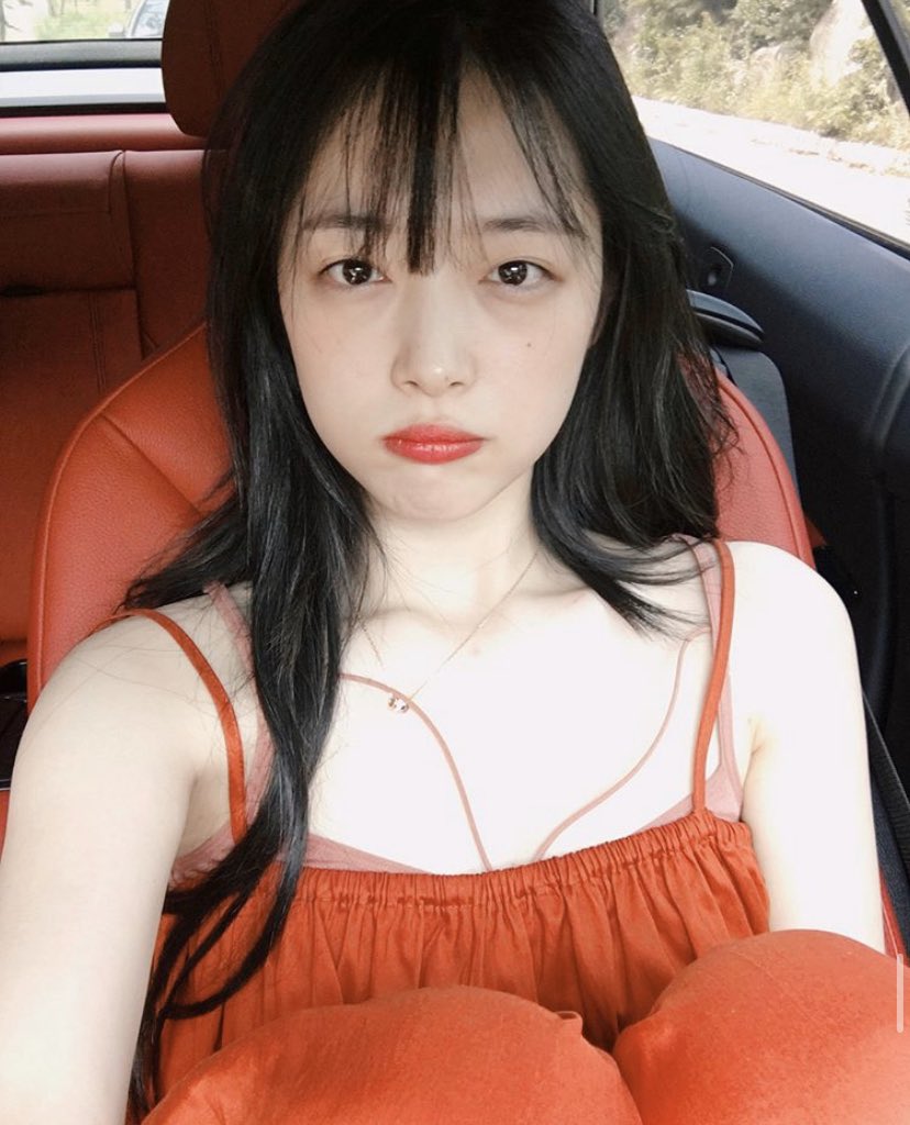 redqueensulli's tweet photo. #Sulli https://t.co/osxYn1pHTM