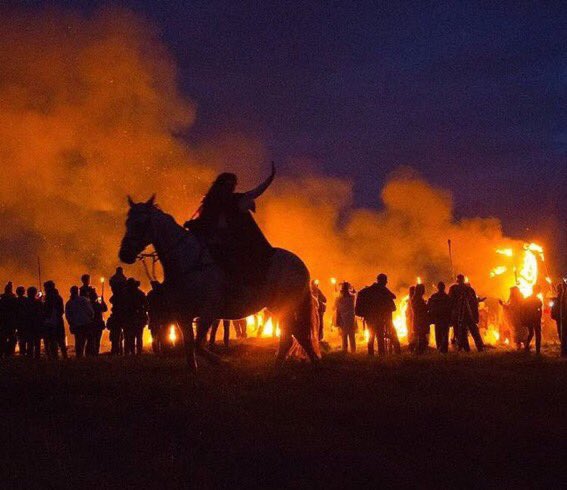 Thread: Today is the Feast of Bealtaine. It is one of the four major Celtic ancient feasts, the others are Samhain, Imbolc & Lughnasadh. It’s also considered the first day of Summer in Gaelic Ireland & Scotland. Let’s examine this 2500y old tradition!  #MayDay2021