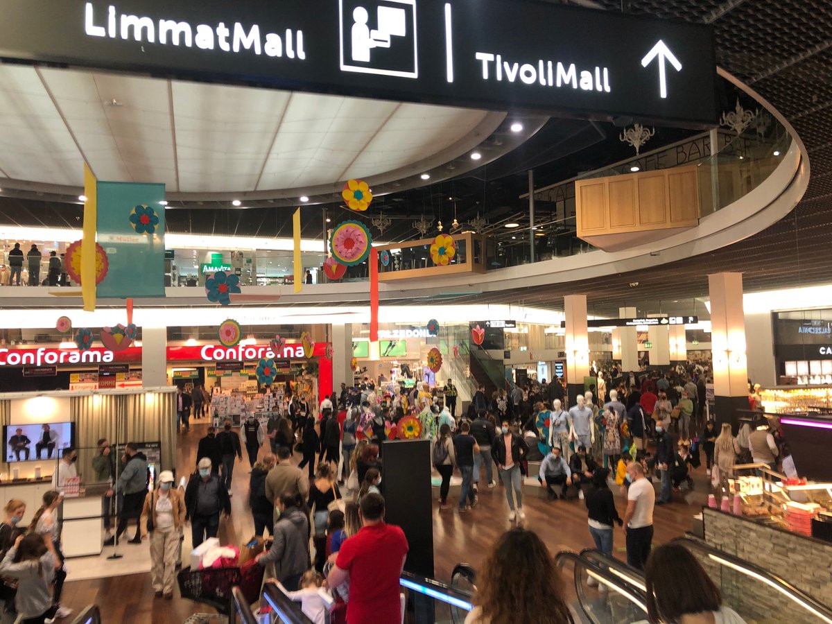 SuMeRMeMo's tweet photo. Yemisim Corona‘sini

#Schweiz 
#Corona 

 #TamKapanmadanAnladığım

#shopping 
#Spreitenbach https://t.co/bXdLfIdb4H
