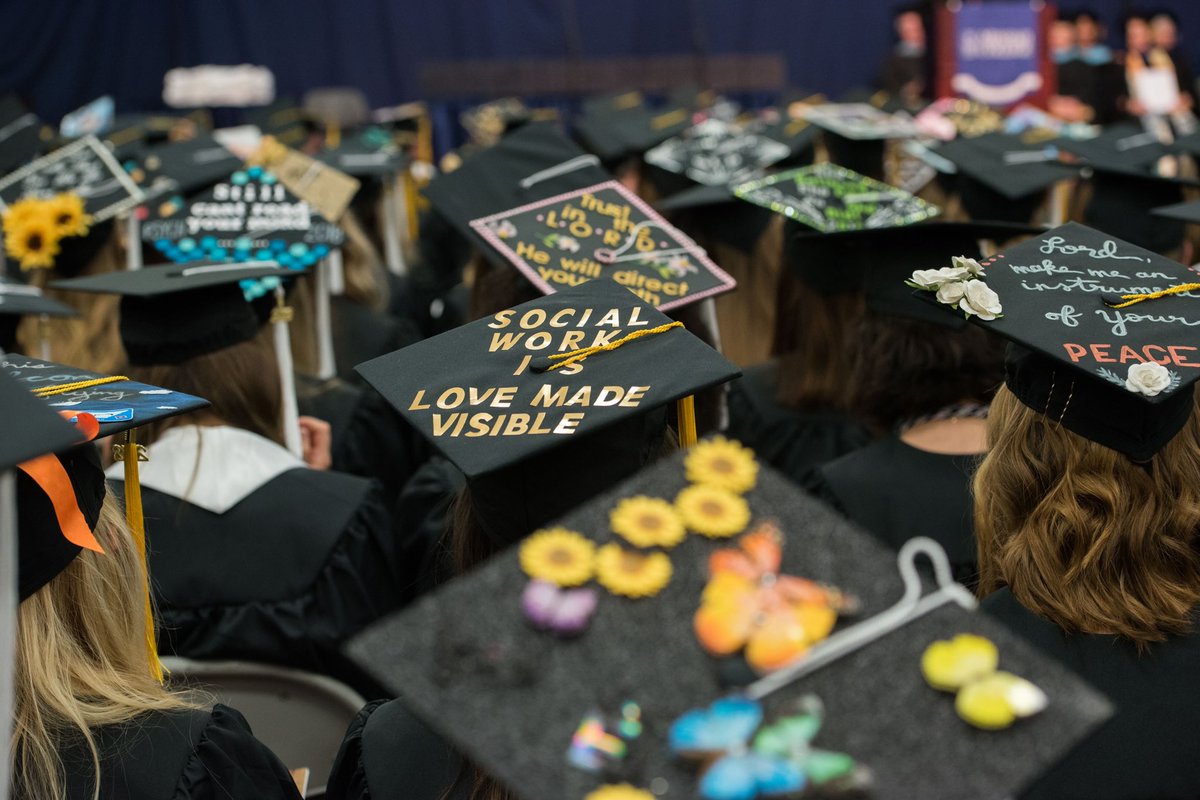messiah_univ's tweet photo. We’re only ONE week away from Undergraduate Commencement for the classes of 2020 and 2021!🎓🎊 Visit https://t.co/eW9fPXtpjH for details, a link to the live-streamed ceremony, visitor resources and more. We can’t wait to celebrate with our well-deserving classes! #MessiahGrad21 https://t.co/PizCaiSGts