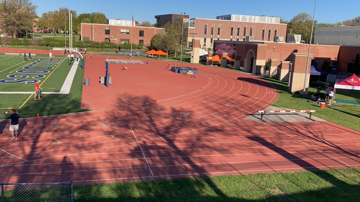 Scoop_DoaneTF's tweet photo. #GPACTF Day 2! Time to #GetUpAndRun! 

#RollTiges #DoaneTF https://t.co/iP3aqw2o9Q