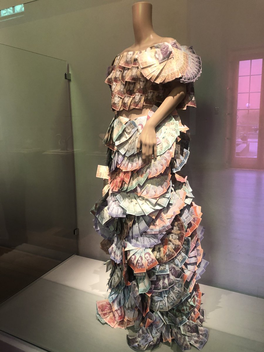 Idag var jag på museum igen! <a href="/ekonomiska/">Ekonomiska museet</a> för första gången sen de flytta ihop med <a href="/historiskamuse/">Historiska museet</a> utställningen passar för barn från skolålder och uppåt. Väldigt pedagogisk och bra! 8-åringens recension ”bra, intressant &amp; rolig”