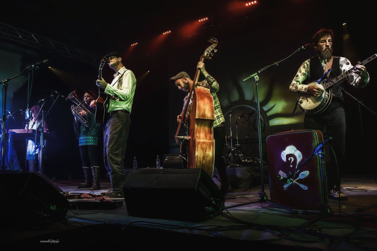 Shiznitz at <a href="/cornucopiafest/">Cornucopia Festival</a> (c2015) #music #livemusic #festival #PHOTOS #PhotographyIsArt #folk #rocknroll <a href="/The_Shiznitz/">Shiznitz!</a> <a href="/HullMusicArchiv/">Hull Music Archive</a> #photographer #photography #Yorkshire #Documentary #Hull