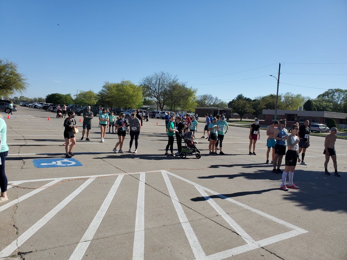 GoBluejays1's tweet photo. The first annual AG FBLA May Day 5k run/ 1 mile walk has started.  Proceeds to the Ashland Food Bank!  #AGrise https://t.co/R9JumgXECp