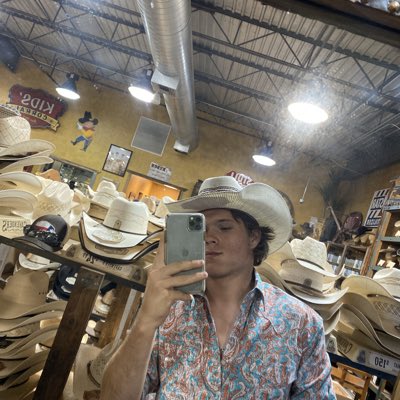 nathanpringle6's tweet photo. #NewProfilePic throwback to the short hair n wings https://t.co/wbv8uzoRup