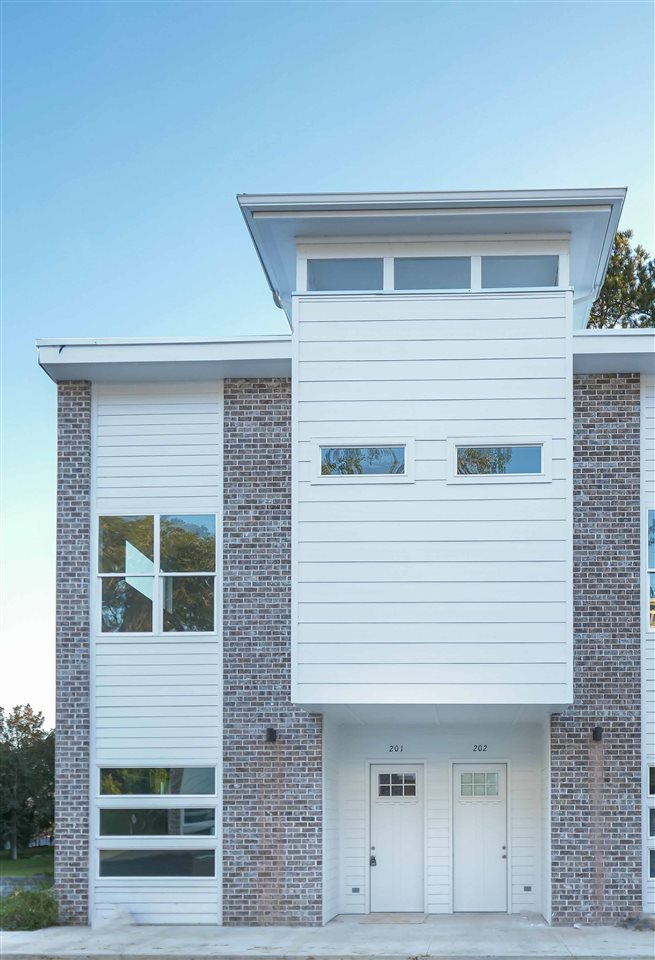 CBHartung's tweet image. See a virtual tour of one of our newest #listings 2170 SE Capital Circle # 102 #Tallahassee #FL  tour.corelistingmachine.com/home/KHX4AB