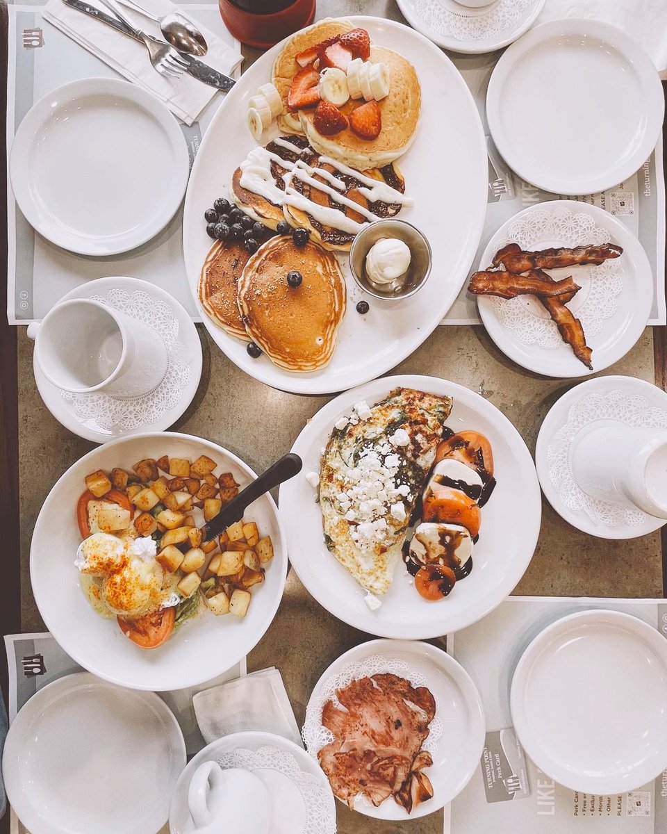 Breakfast + lunch = brunch aka the most important meal of the day. Stop by Turning Point to curb your cravings today. 
📸 @snapshotsaroundtheglobe