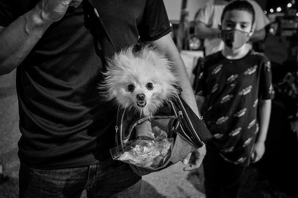 Making Street Portraits In Tucson Arizona. 😁📸
.
.
.#fujifilmsg
#streetphotography #tnscollective #fujifanboys #street_avengers #streetsnappers #f8streetmag #streetmoment #thepictoriallist #streetphotographyworldwide #urban